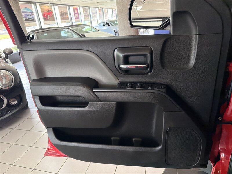 2017 Chevrolet Silverado 1500 Custom 4DR EXTENDED CAB - Photo 9 - Hamilton, OH 45015