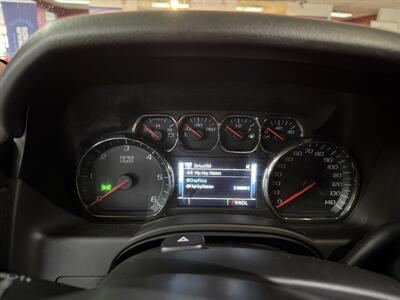 2020 Chevrolet Suburban LT - Photo 12 - Hamilton, OH 45015