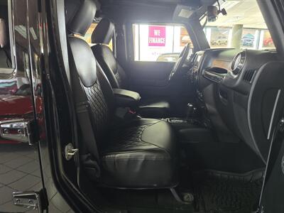 2017 Jeep Wrangler UNLIMITED SAHARA  4DR SUV 4X4   - Photo 13 - Hamilton, OH 45015