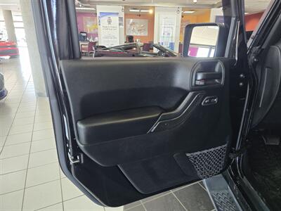 2017 Jeep Wrangler UNLIMITED SAHARA  4DR SUV 4X4   - Photo 7 - Hamilton, OH 45015