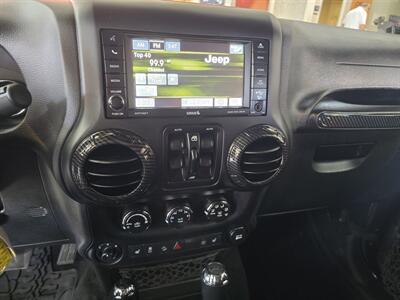 2017 Jeep Wrangler UNLIMITED SAHARA  4DR SUV 4X4   - Photo 19 - Hamilton, OH 45015