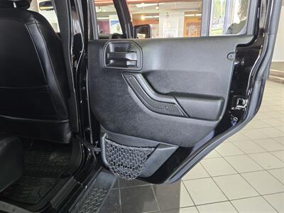 2017 Jeep Wrangler UNLIMITED SAHARA  4DR SUV 4X4   - Photo 14 - Hamilton, OH 45015