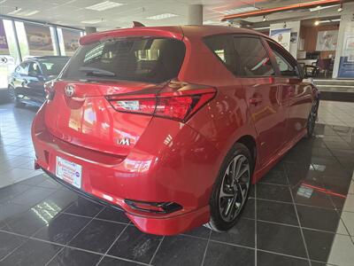2016 Scion iM Base 4DR HATCHBACK   - Photo 4 - Hamilton, OH 45015