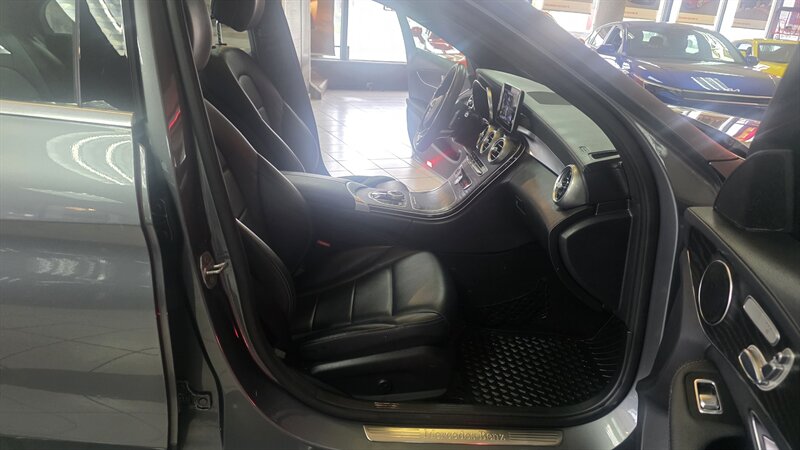 2017 Mercedes-Benz C 300 4MATIC - Photo 26 - Hamilton, OH 45015