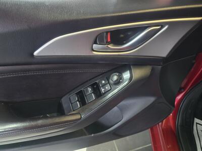 2018 Mazda MAZDA3 Touring 4DR HATCHBACK - Photo 16 - Hamilton, OH 45015