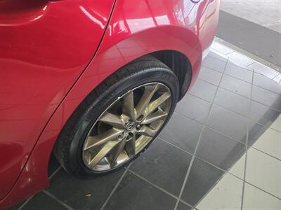 2018 Mazda MAZDA3 Touring 4DR HATCHBACK - Photo 28 - Hamilton, OH 45015