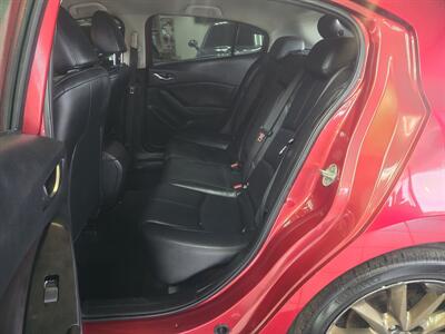 2018 Mazda MAZDA3 Touring 4DR HATCHBACK - Photo 10 - Hamilton, OH 45015