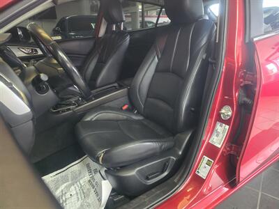 2018 Mazda MAZDA3 Touring 4DR HATCHBACK - Photo 8 - Hamilton, OH 45015