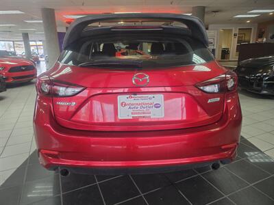 2018 Mazda MAZDA3 Touring 4DR HATCHBACK - Photo 4 - Hamilton, OH 45015