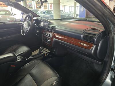 2003 Chrysler Sebring Limited   - Photo 12 - Hamilton, OH 45015