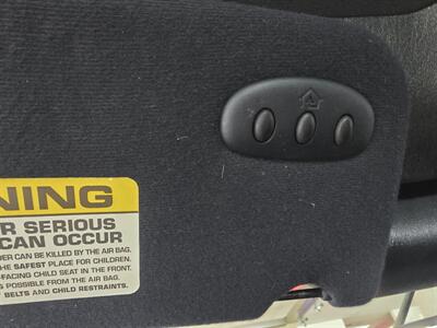 2003 Chrysler Sebring Limited   - Photo 21 - Hamilton, OH 45015