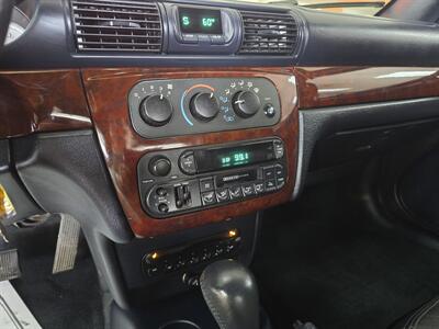 2003 Chrysler Sebring Limited   - Photo 23 - Hamilton, OH 45015