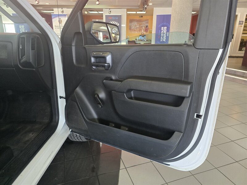 2018 Chevrolet Silverado 1500 LS 2DR REGULAR CAB - Photo 10 - Hamilton, OH 45015