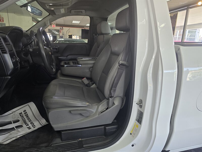 2018 Chevrolet Silverado 1500 LS 2DR REGULAR CAB - Photo 9 - Hamilton, OH 45015