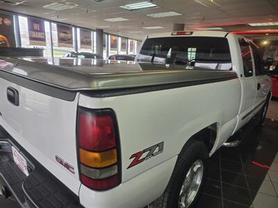 2006 GMC Sierra 1500 SLE1 4dr Extended Cab 4X4 - Photo 24 - Hamilton, OH 45015