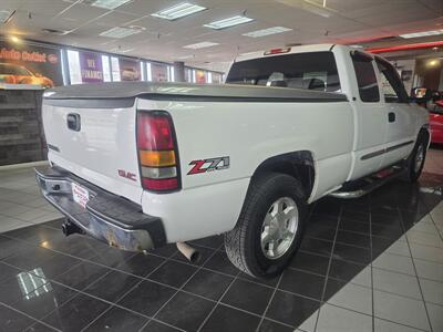 2006 GMC Sierra 1500 SLE1 4dr Extended Cab 4X4 - Photo 4 - Hamilton, OH 45015