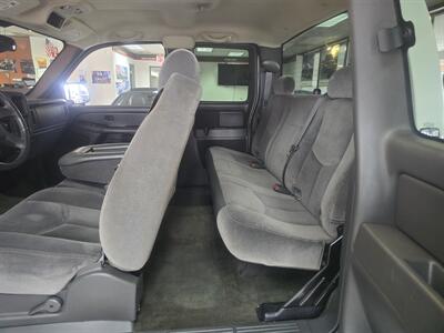 2006 GMC Sierra 1500 SLE1 4dr Extended Cab 4X4 - Photo 9 - Hamilton, OH 45015