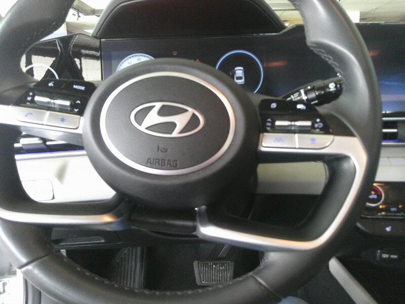 2025 Hyundai ELANTRA Limited 4DR SEDAN - Photo 24 - Hamilton, OH 45015