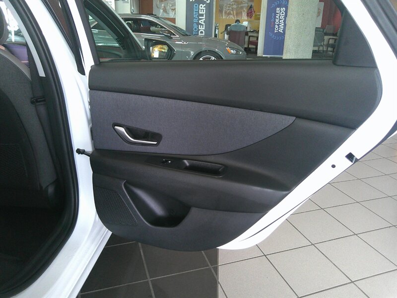 2025 Hyundai ELANTRA Limited 4DR SEDAN - Photo 15 - Hamilton, OH 45015