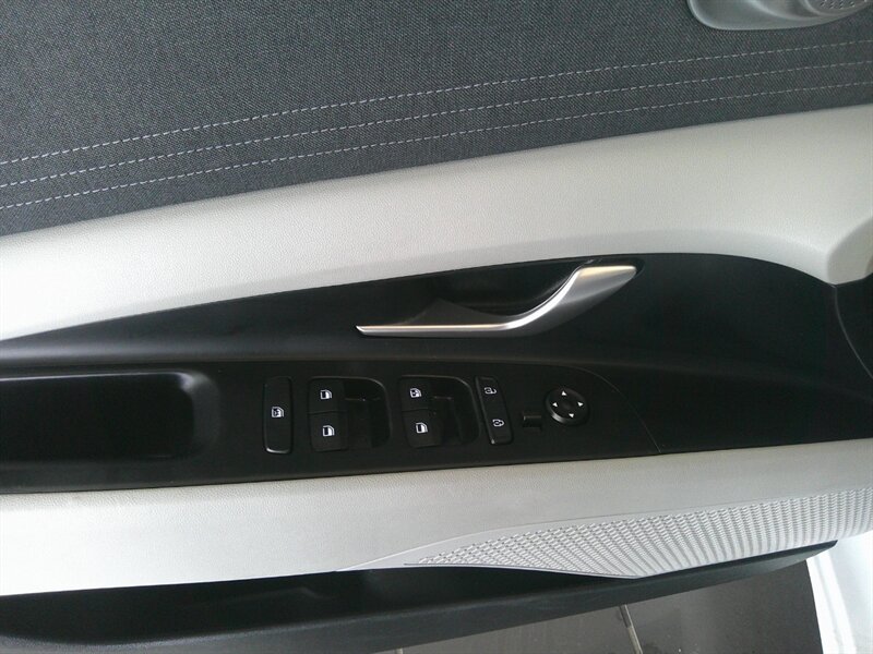 2025 Hyundai ELANTRA Limited 4DR SEDAN - Photo 17 - Hamilton, OH 45015