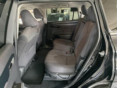 2025 Toyota Highlander LE - Photo 18 - Hamilton, OH 45015