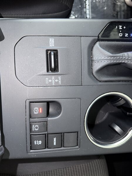 2025 Toyota Highlander LE - Photo 17 - Hamilton, OH 45015