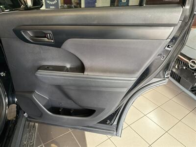 2025 Toyota Highlander LE - Photo 23 - Hamilton, OH 45015