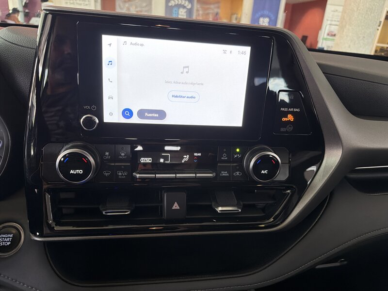 2025 Toyota Highlander LE - Photo 13 - Hamilton, OH 45015
