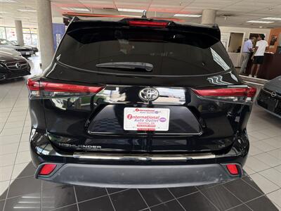 2025 Toyota Highlander LE - Photo 7 - Hamilton, OH 45015