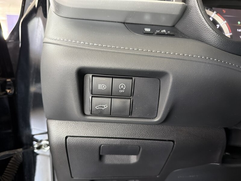 2025 Toyota Highlander LE - Photo 16 - Hamilton, OH 45015
