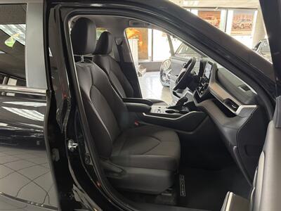 2025 Toyota Highlander LE - Photo 24 - Hamilton, OH 45015