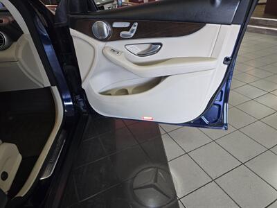 2019 Mercedes-Benz GLC 300 4MATIC 4DR SUV AWD   - Photo 10 - Hamilton, OH 45015