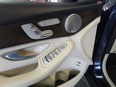 2019 Mercedes-Benz GLC 300 4MATIC 4DR SUV AWD   - Photo 15 - Hamilton, OH 45015