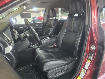 2017 Toyota Highlander XLE 4DR SUV AWD   - Photo 8 - Hamilton, OH 45015