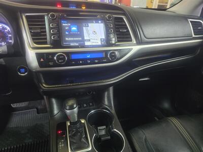 2017 Toyota Highlander XLE 4DR SUV AWD   - Photo 25 - Hamilton, OH 45015