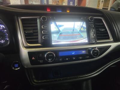 2017 Toyota Highlander XLE 4DR SUV AWD   - Photo 23 - Hamilton, OH 45015