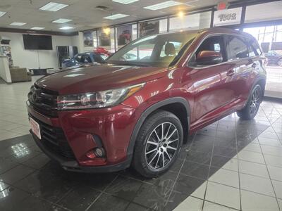 2017 Toyota Highlander XLE 4DR SUV AWD   - Photo 1 - Hamilton, OH 45015