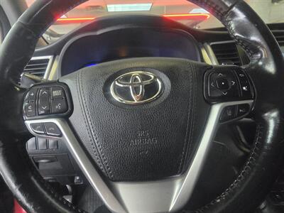 2017 Toyota Highlander XLE 4DR SUV AWD   - Photo 26 - Hamilton, OH 45015