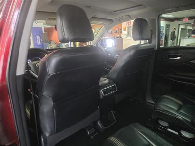 2017 Toyota Highlander XLE 4DR SUV AWD   - Photo 10 - Hamilton, OH 45015