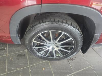 2017 Toyota Highlander XLE 4DR SUV AWD   - Photo 37 - Hamilton, OH 45015