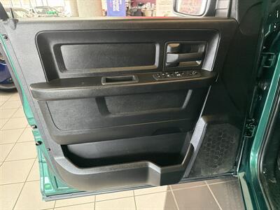 2022 RAM 1500 Tradesman 4DR QUAD CAB 4X4   - Photo 17 - Hamilton, OH 45015