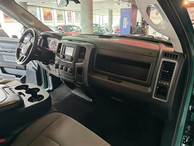 2022 RAM 1500 Tradesman 4DR QUAD CAB 4X4   - Photo 24 - Hamilton, OH 45015