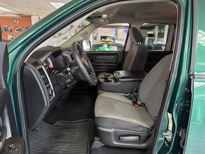 2022 RAM 1500 Tradesman 4DR QUAD CAB 4X4   - Photo 10 - Hamilton, OH 45015