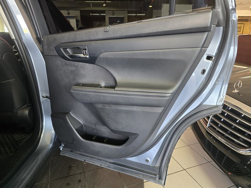 2023 Toyota Highlander XLE 4DR SUV - Photo 19 - Hamilton, OH 45015