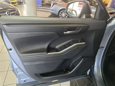 2023 Toyota Highlander XLE 4DR SUV - Photo 7 - Hamilton, OH 45015