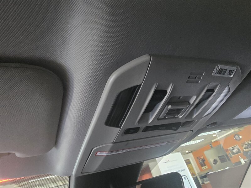 2023 Toyota Highlander XLE 4DR SUV - Photo 38 - Hamilton, OH 45015