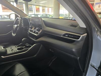 2023 Toyota Highlander XLE 4DR SUV - Photo 17 - Hamilton, OH 45015