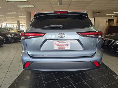 2023 Toyota Highlander XLE 4DR SUV - Photo 5 - Hamilton, OH 45015