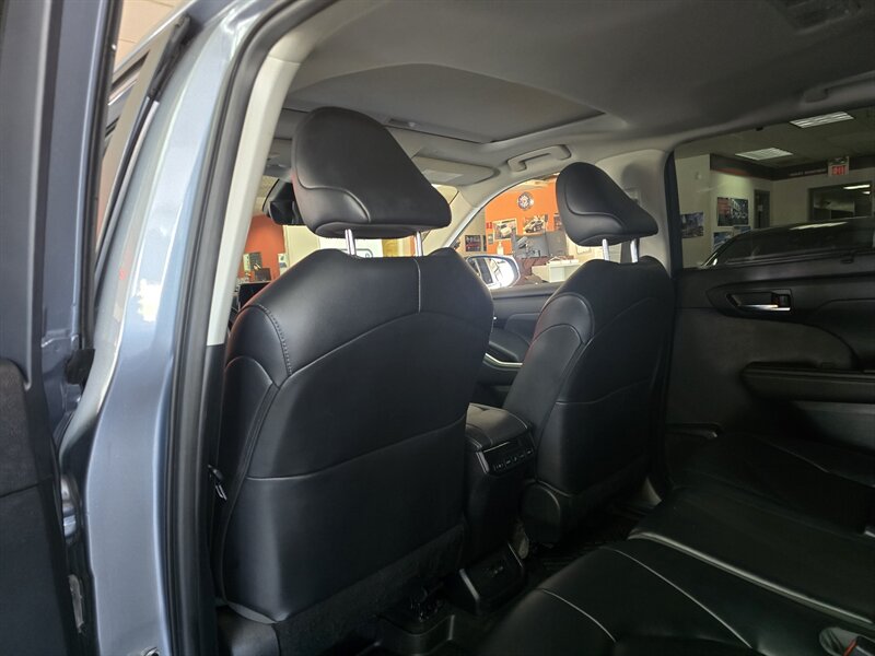 2023 Toyota Highlander XLE 4DR SUV - Photo 11 - Hamilton, OH 45015