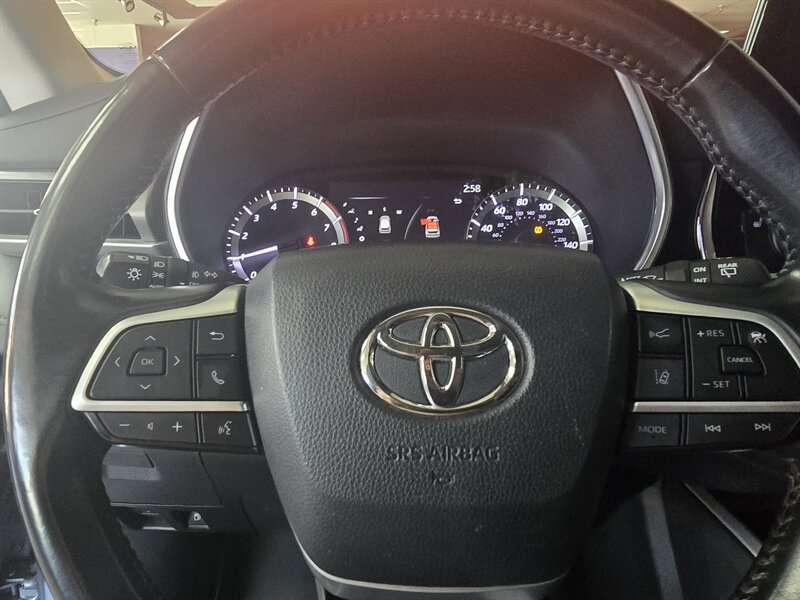 2023 Toyota Highlander XLE 4DR SUV - Photo 34 - Hamilton, OH 45015